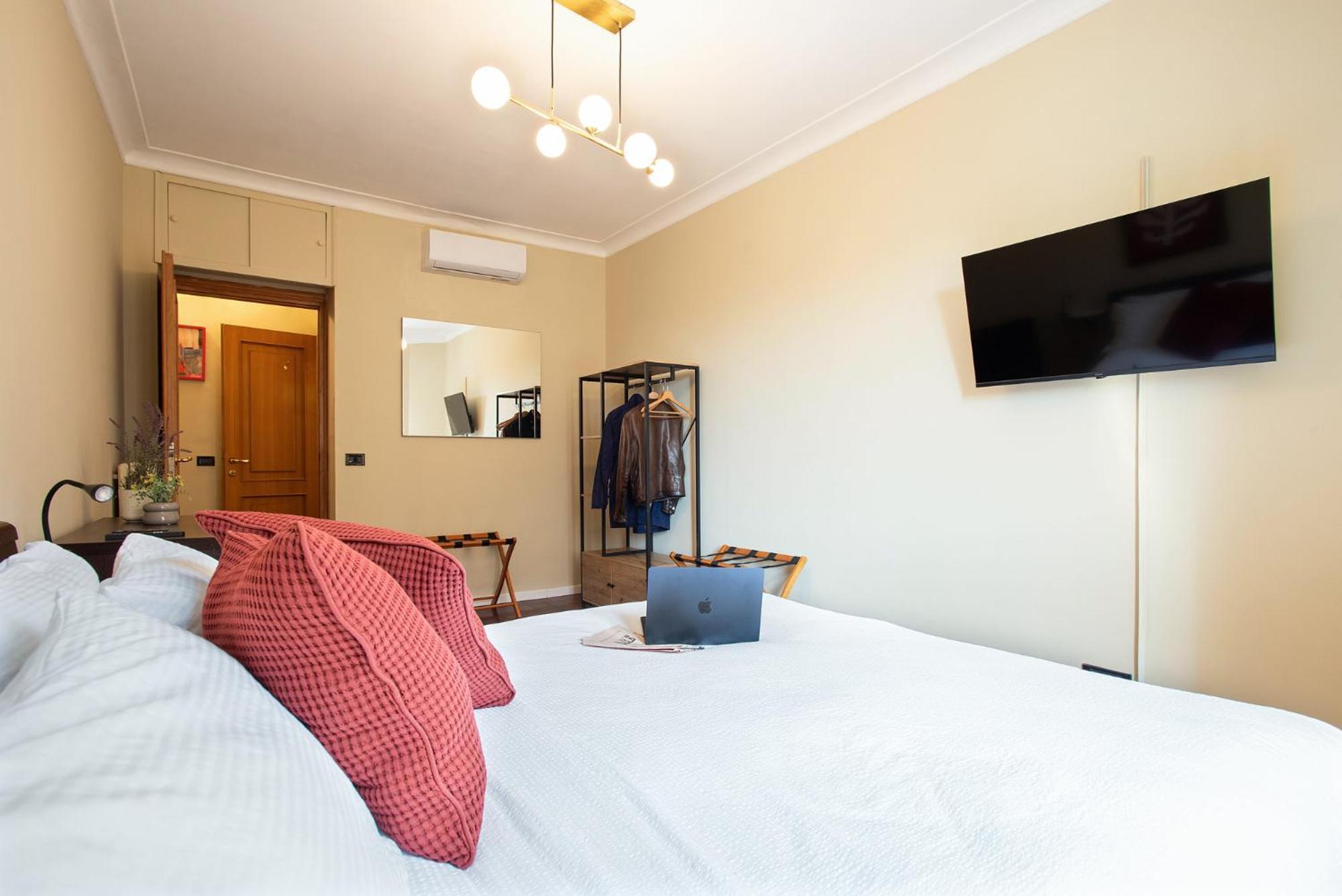 Elegant 1bdr Front The Subway Furio Camillo * Rome