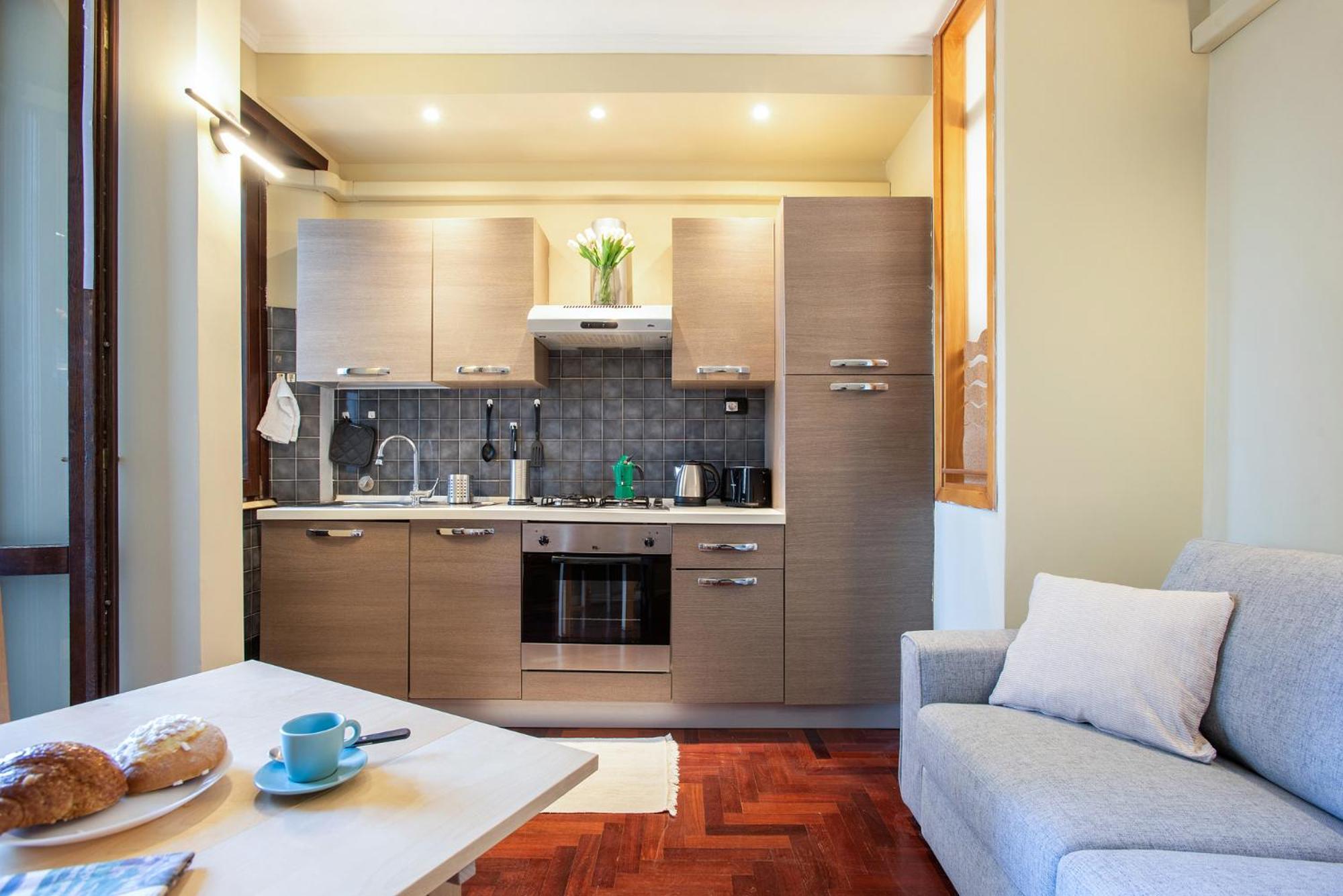 Elegant 1bdr Front The Subway Furio Camillo