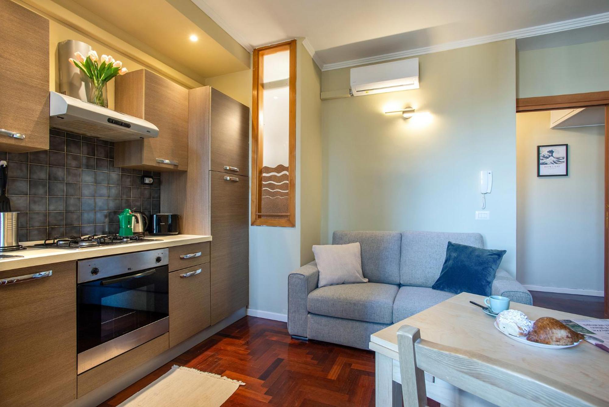 Apartment Elegant 1bdr Front The Subway Furio Camillo