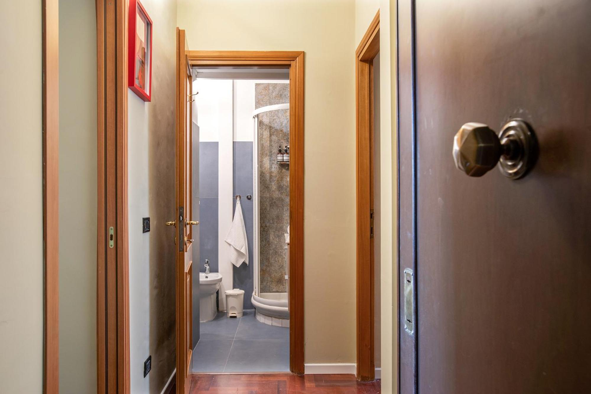 Apartment Elegant 1bdr Front The Subway Furio Camillo *