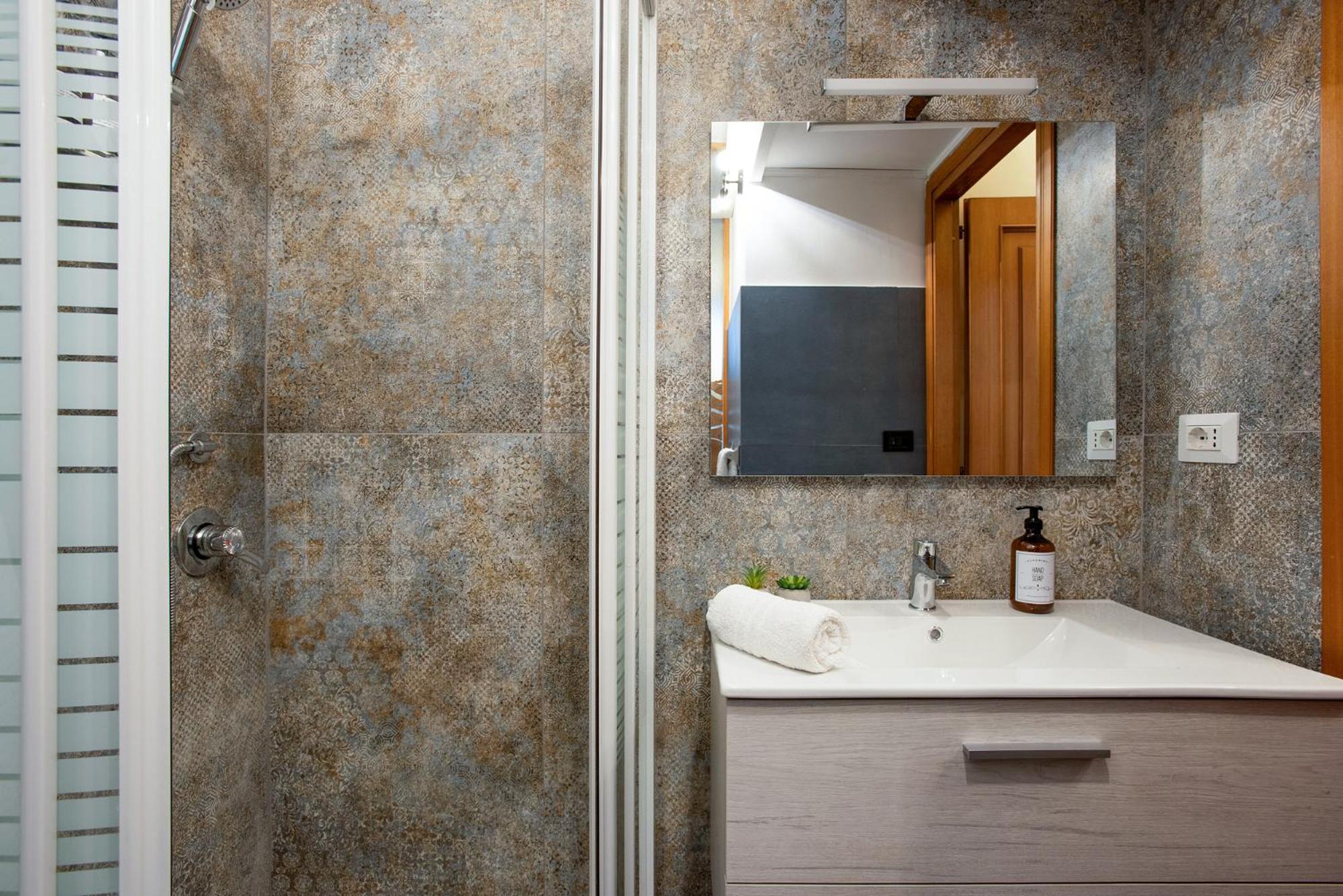 Elegant 1bdr Front The Subway Furio Camillo Apartment