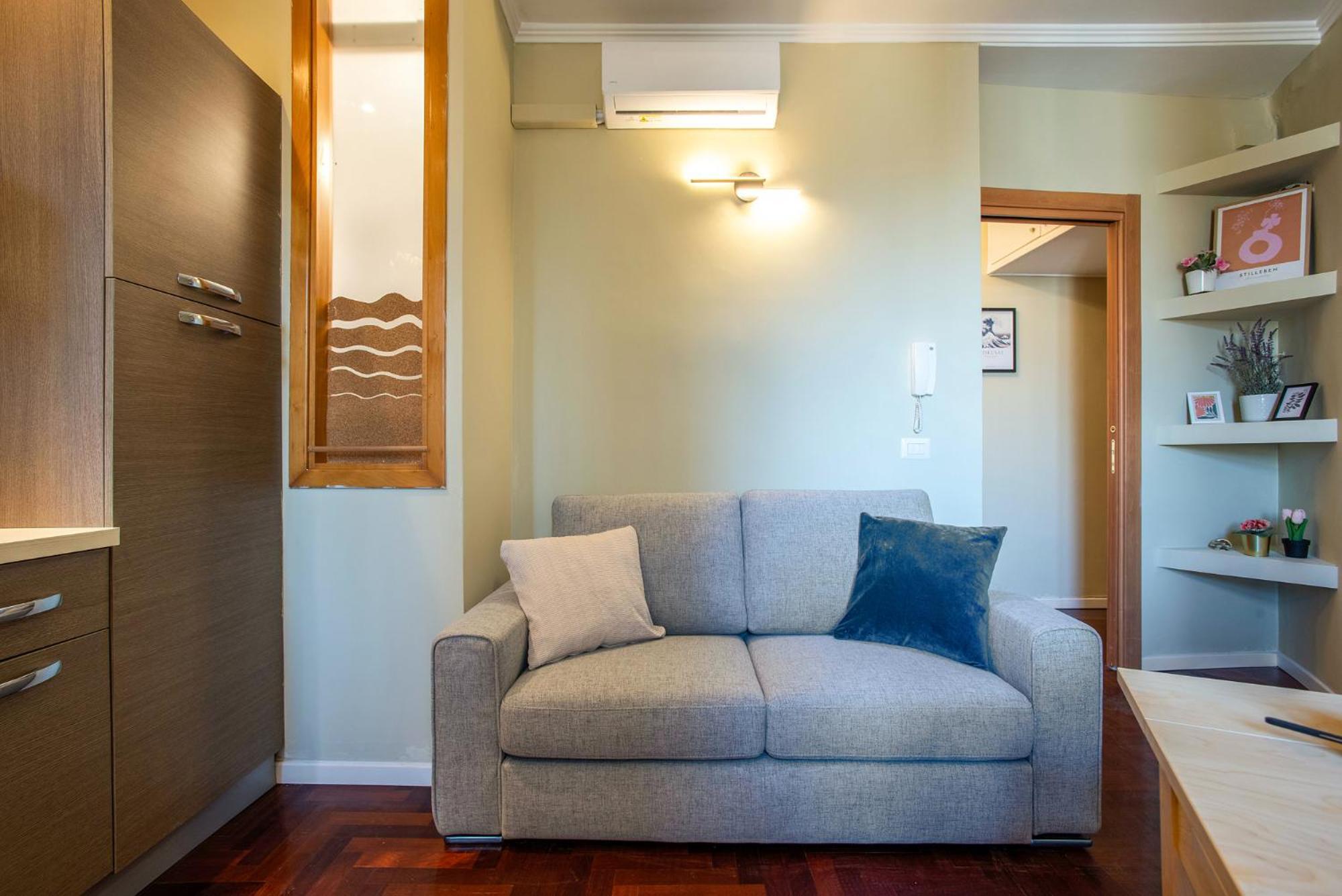 Elegant 1bdr Front The Subway Furio Camillo