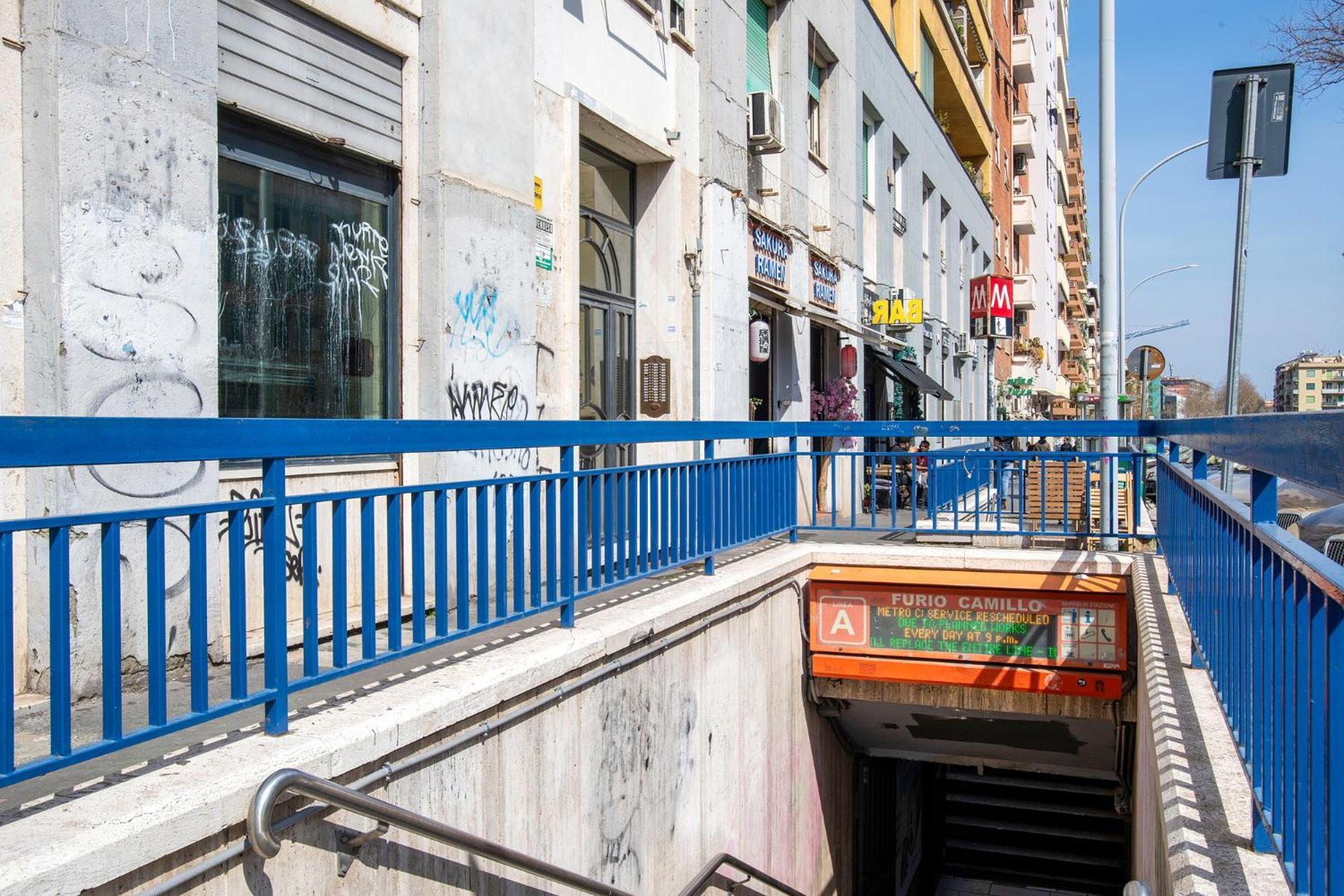 Apartment Elegant 1bdr Front The Subway Furio Camillo *